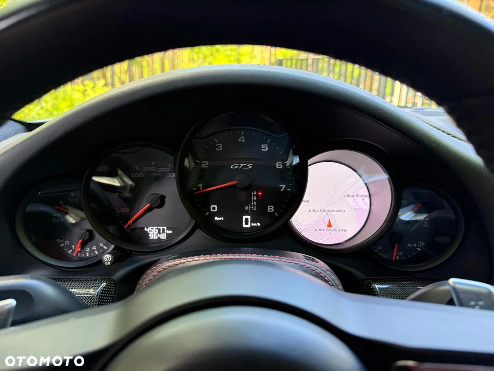 Porsche 911 Carrera 4 GTS PDK - 16