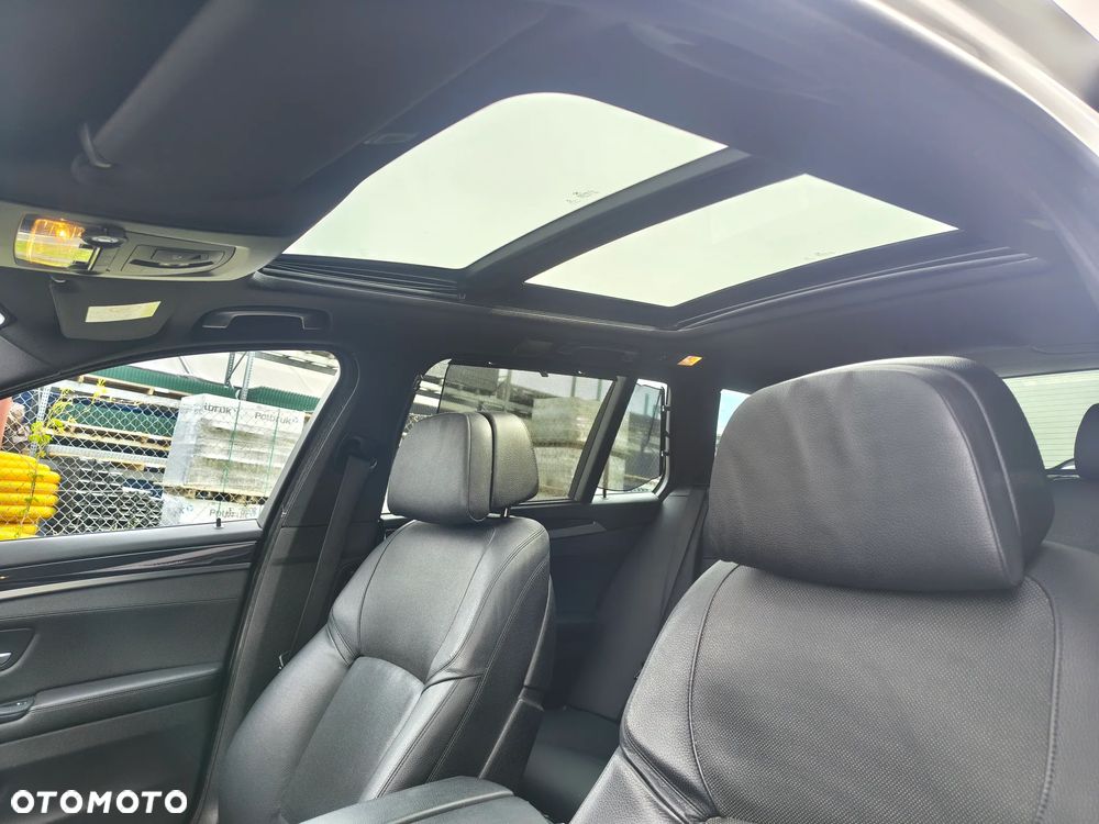 BMW Seria 5 525d xDrive Sport-Aut Luxury Line - 28