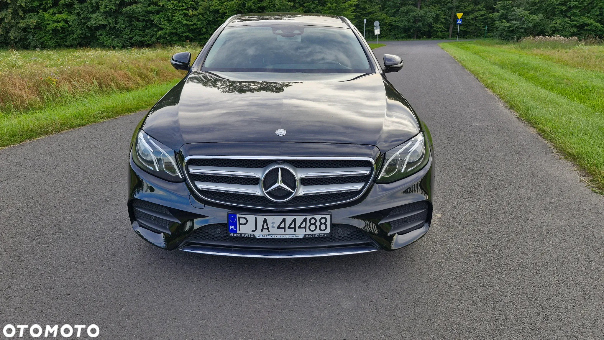 Mercedes-Benz Klasa E 220 d T 9G-TRONIC AMG Line - 9