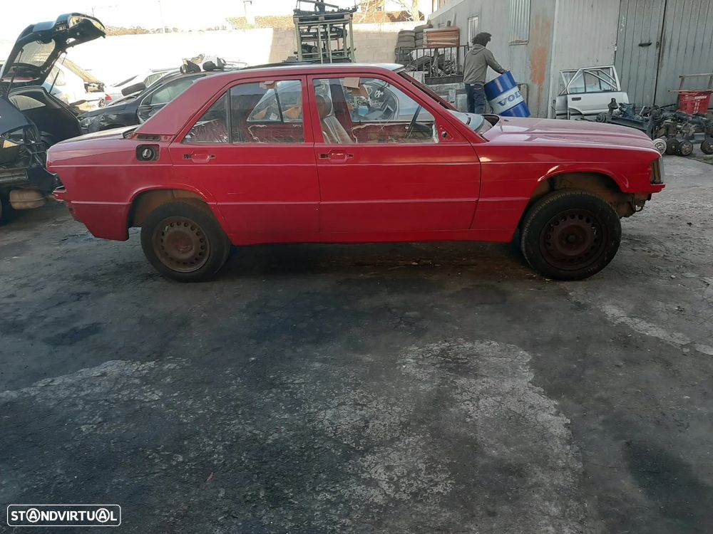 Mercedes 190 para peças - 1