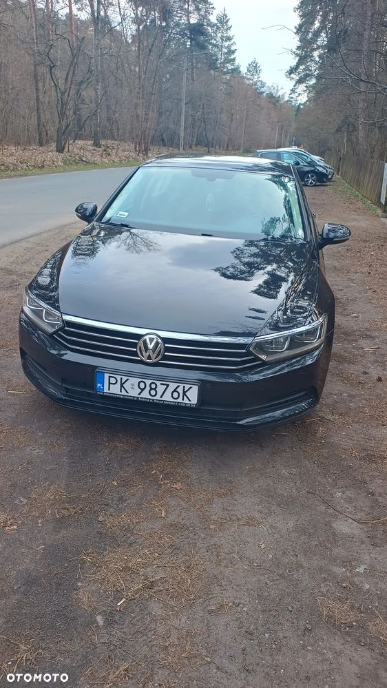 Volkswagen Passat - 1