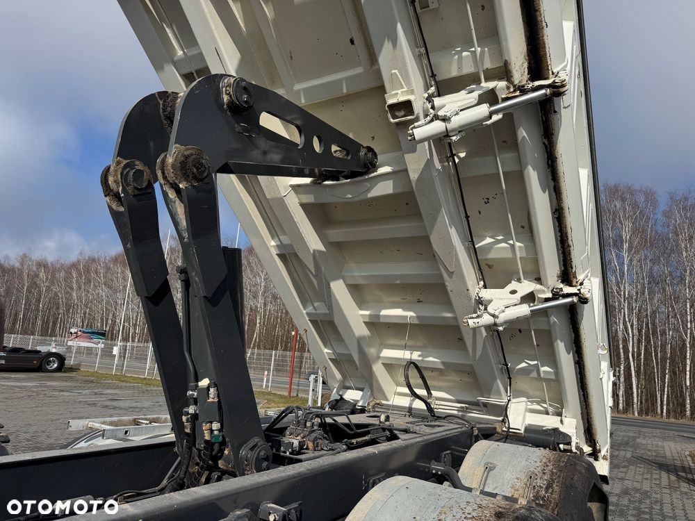 Volvo FMX 460 13L 8x4 MEILLER HYDROBURTA ładne i zadbane - 11