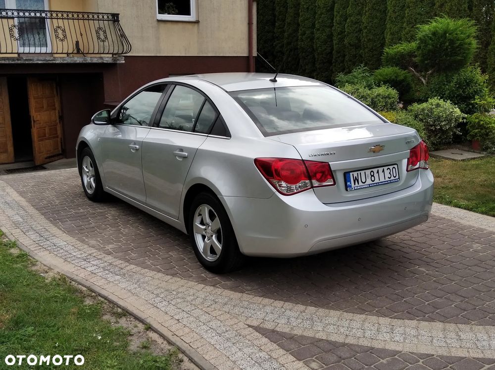 Chevrolet Cruze 1.6 LS - 11