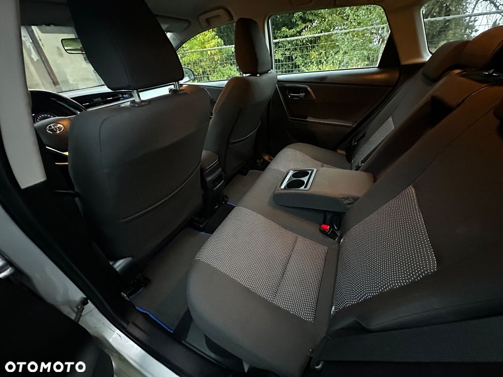 Toyota Auris 1.8 HSD Luna - 12