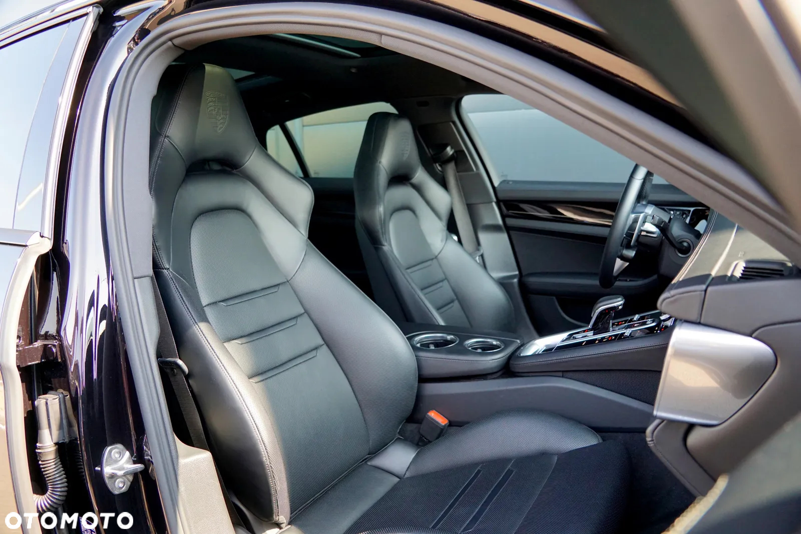 Porsche Panamera 4 E-Hybrid 10 Years Edition - 21