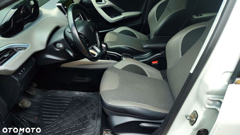 Peugeot 2008 PureTech 110 Style - 4