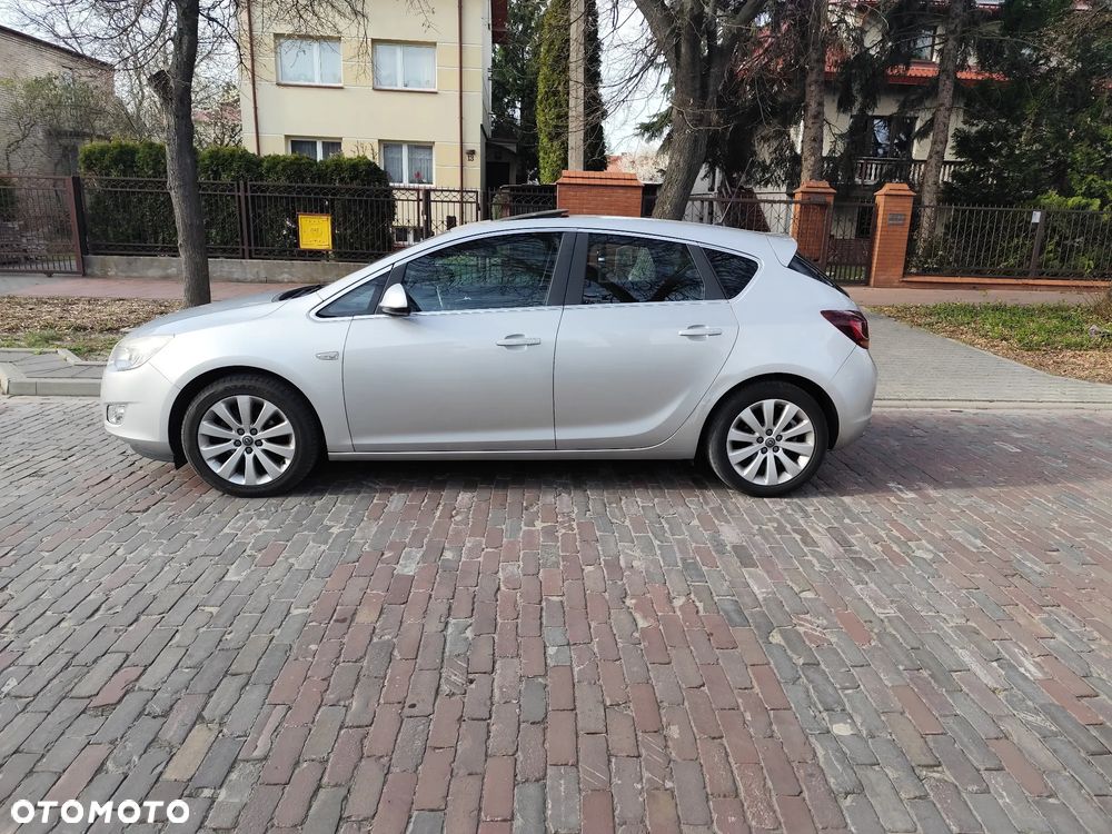 Opel Astra 1.4 T Cosmo S&S - 4