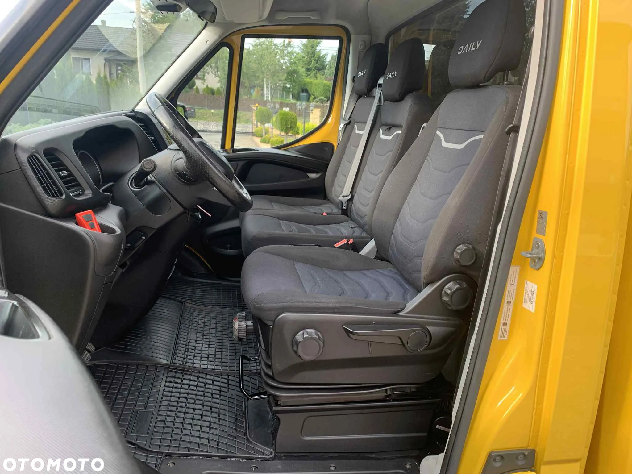 Iveco Daily 35S18 POMOC DROGOWA Piękne Zadbany - 30