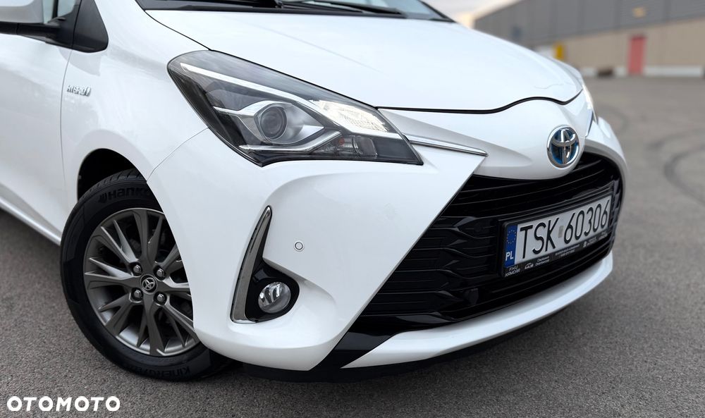 Toyota Yaris Hybrid 100 Premium - 10
