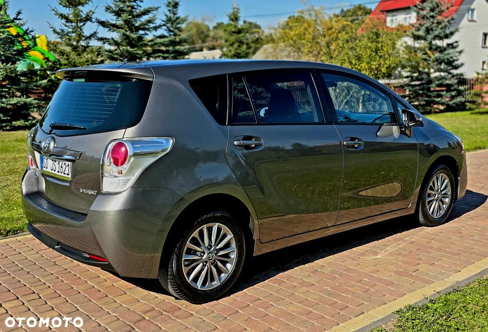 Toyota Verso - 5