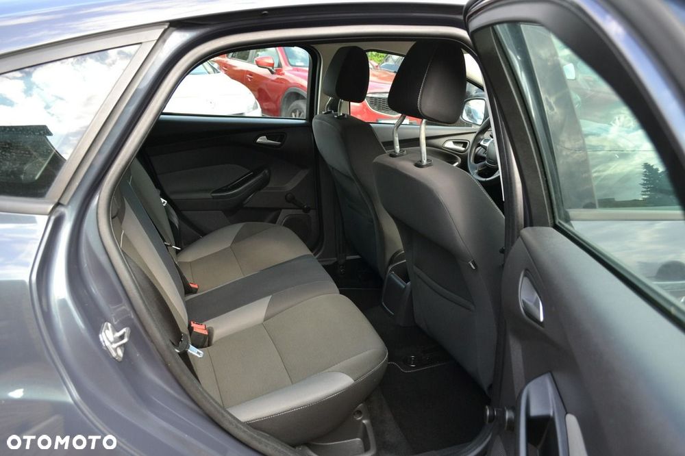 Ford Focus 1.6 Edition - 11