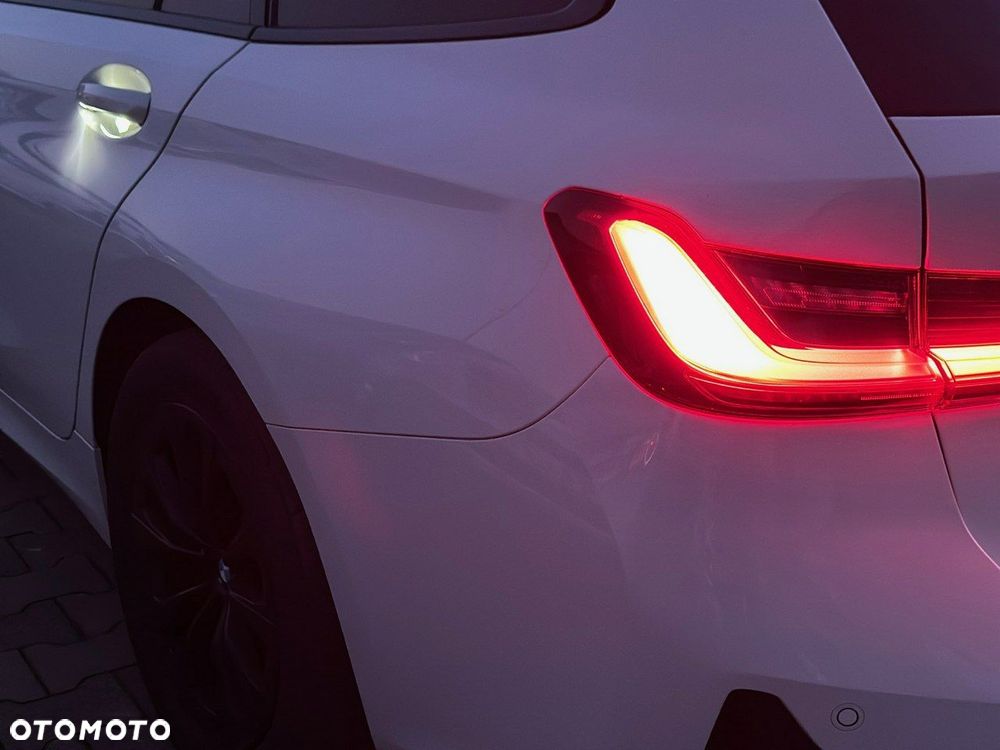 BMW Seria 3 318d Sport Line - 27
