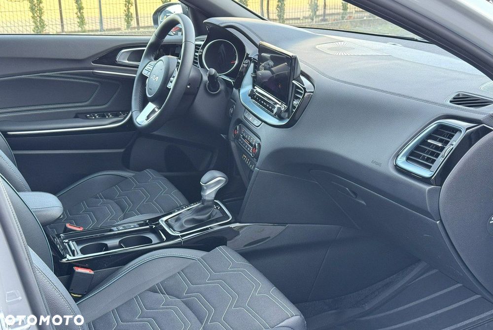 Kia XCeed 1.6 T-GDI Tribute DCT - 16