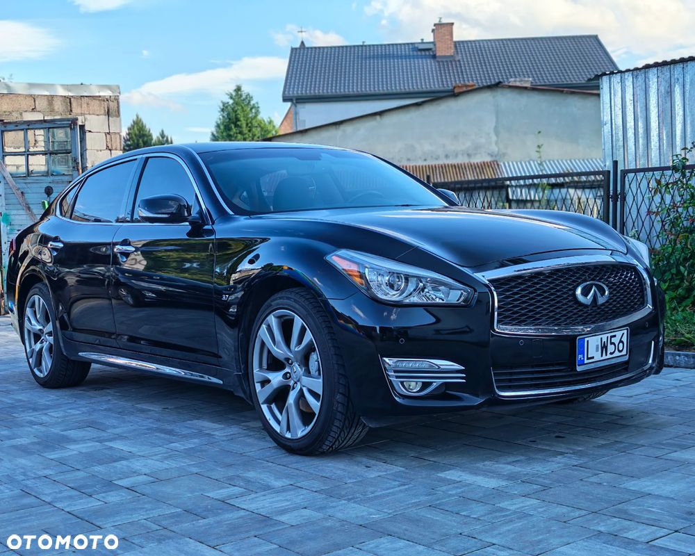 Infiniti Q70 - 12