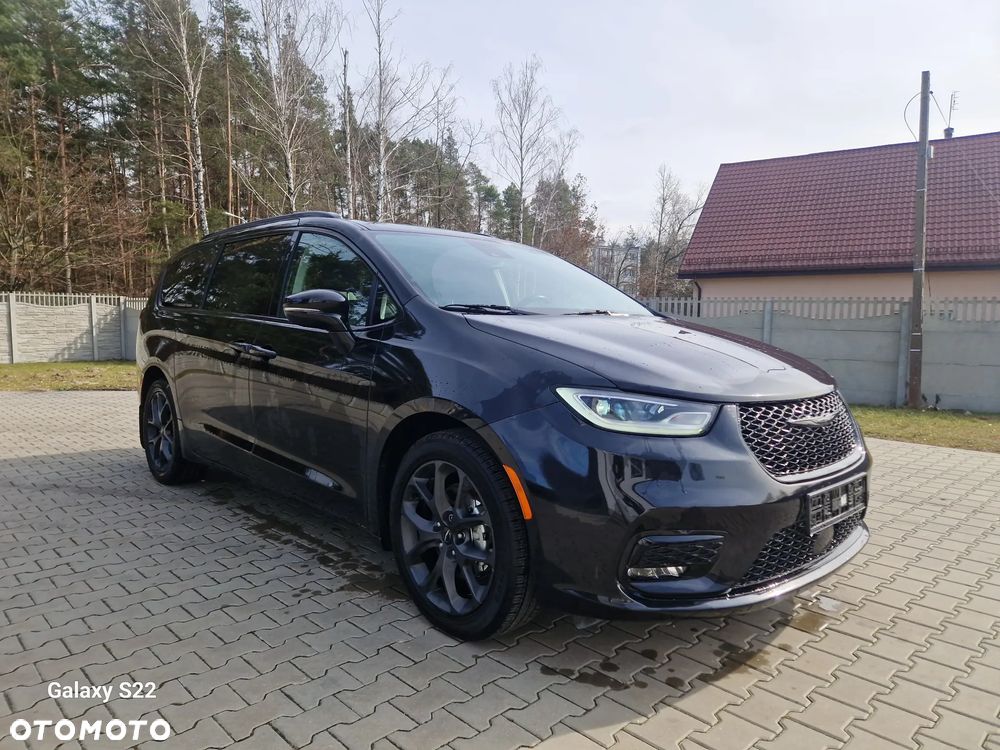 Chrysler Pacifica - 36