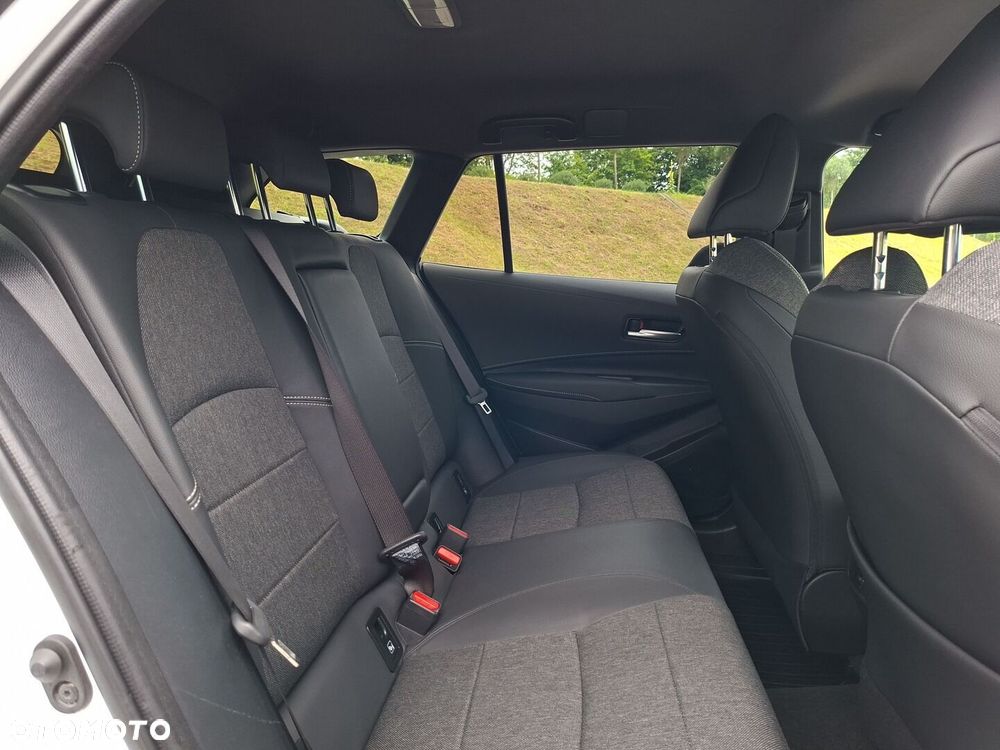 Toyota Corolla 1.8 Hybrid Style - 18
