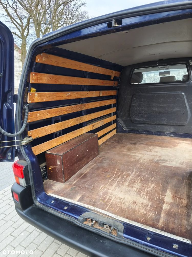Volkswagen Transporter - 22