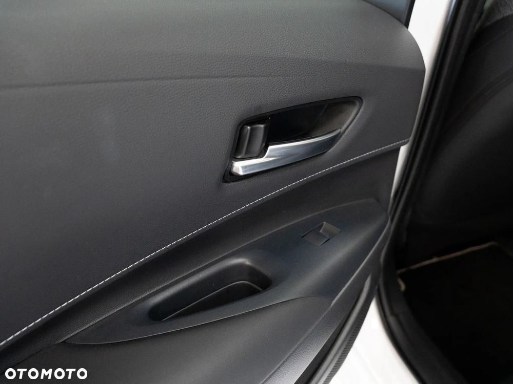 Toyota Corolla 2.0 Hybrid Comfort - 36