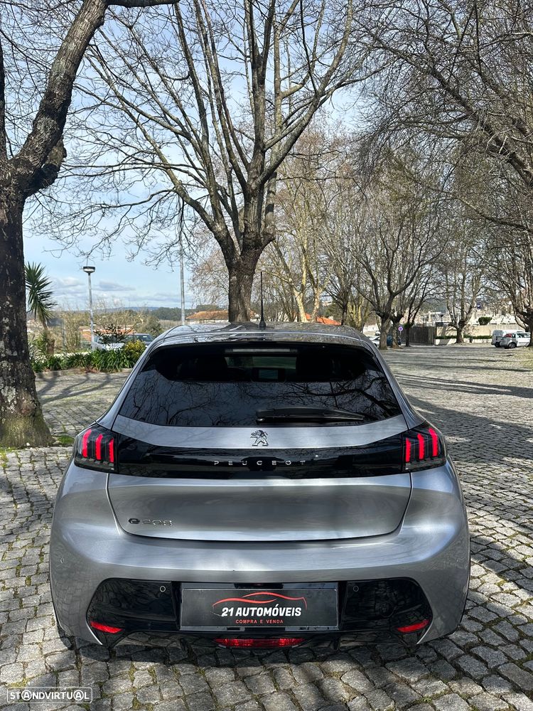 Peugeot e-208 Allure - 12