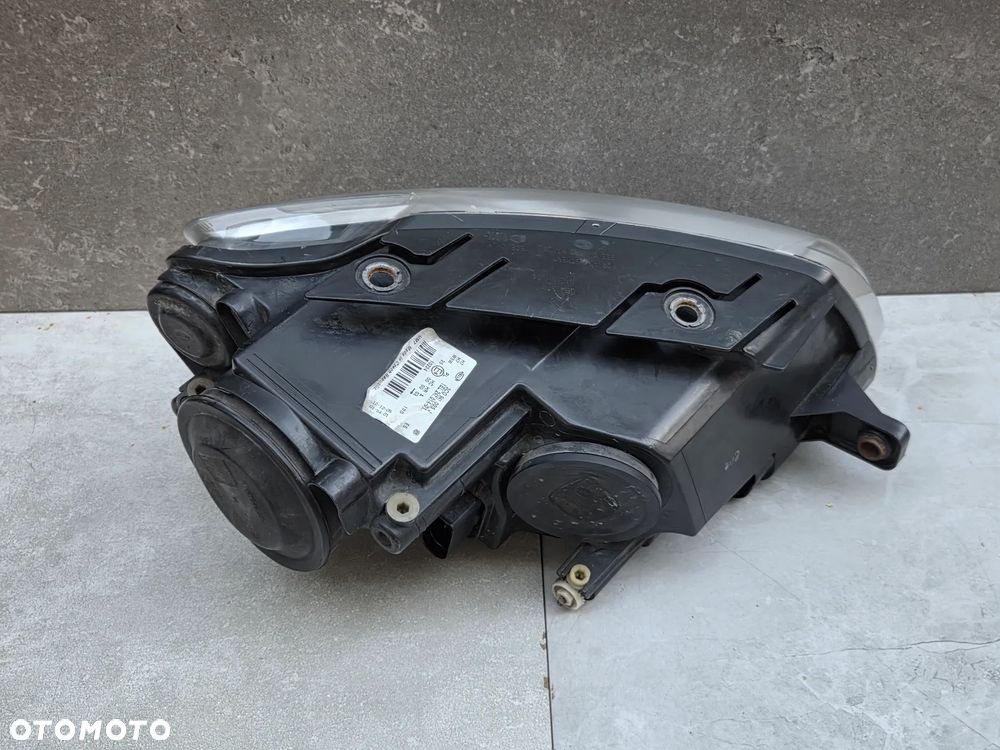 VW PASSAT B6 LAMPA PRZÓD PRZEDNIA LEWA ZWYKŁA EUROPA 3C0941005J - 2