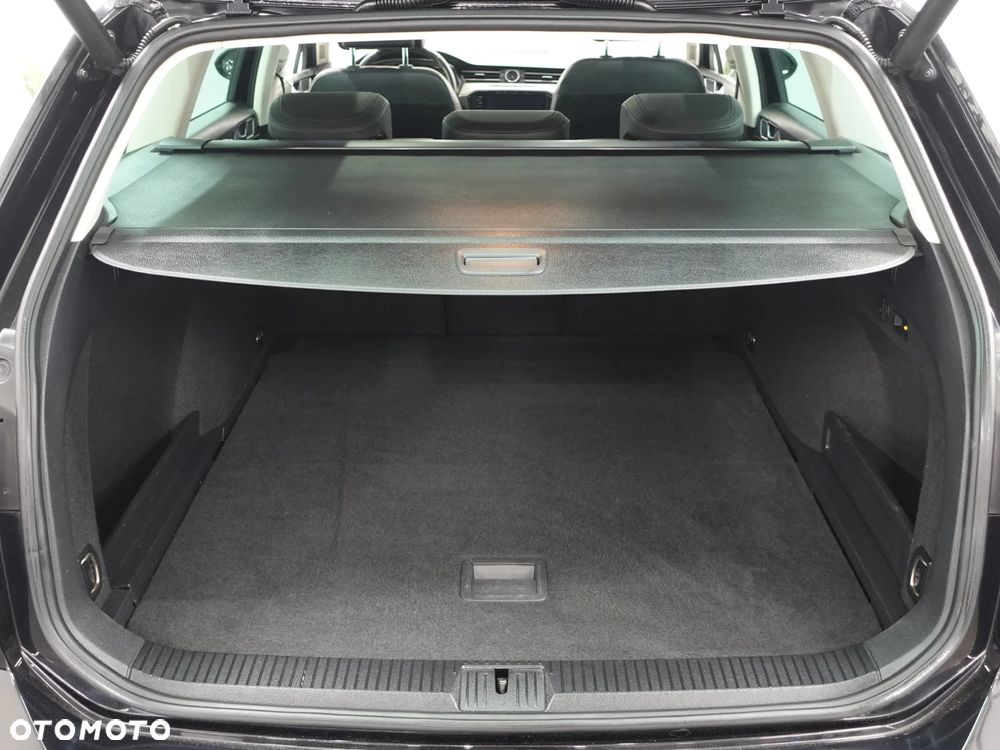 Volkswagen Passat 2.0 TDI SCR DSG Highline - 20