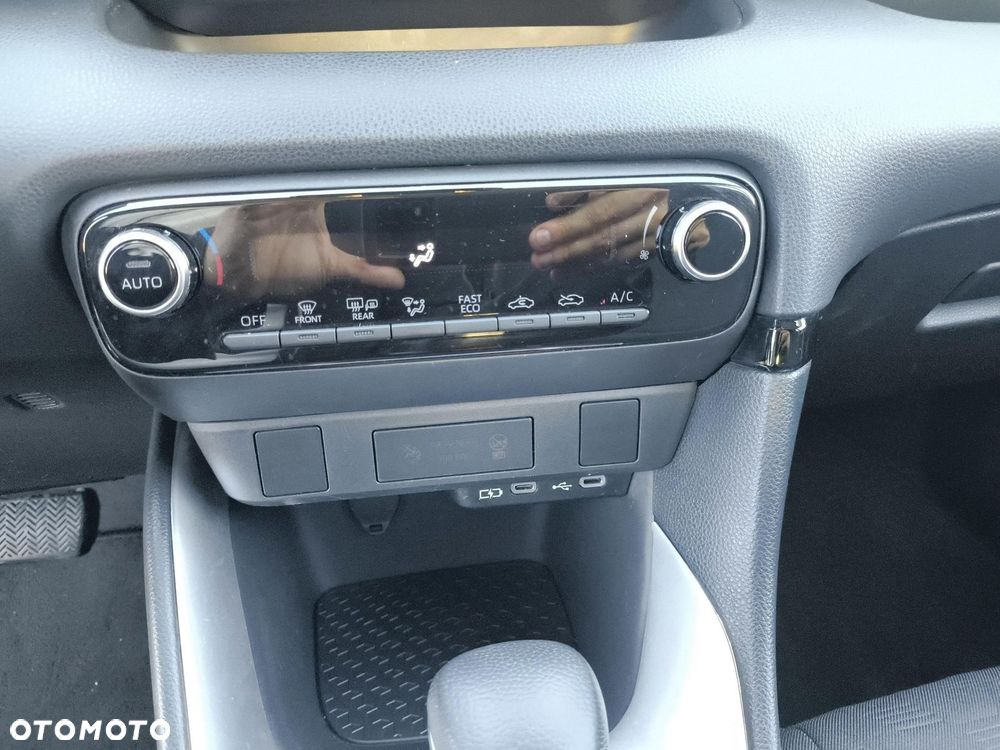 Toyota Yaris Hybrid 1.5 Comfort - 23