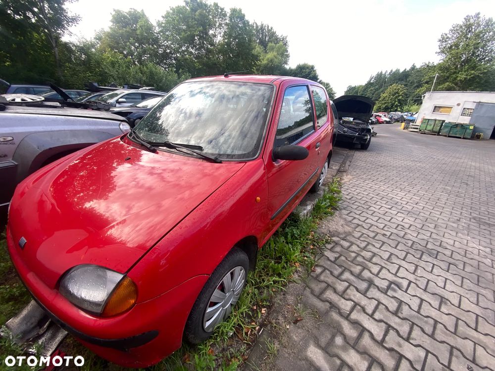Fiat Seicento na części - 3