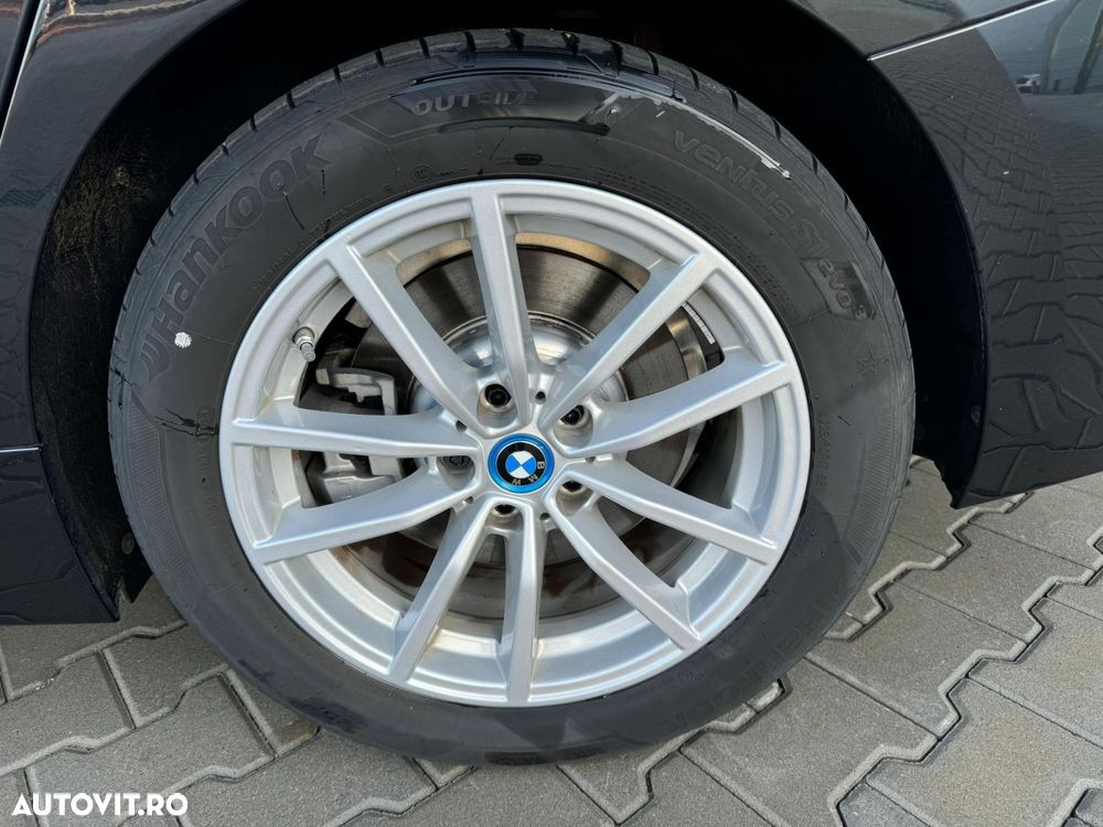 BMW Seria 3 330e AT PHEV - 36