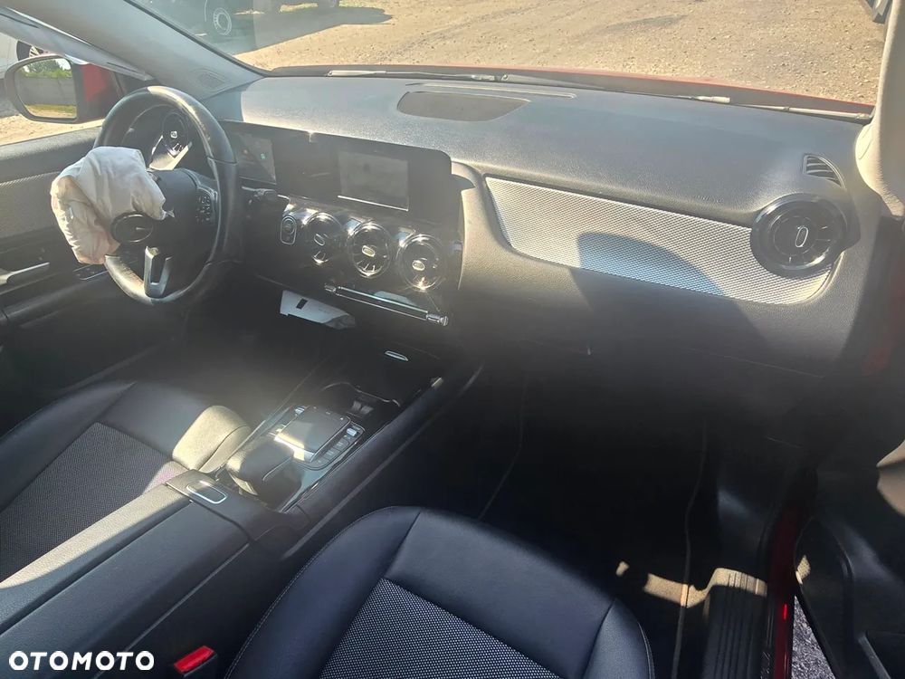 Mercedes-Benz GLA 180 7G-DCT Edition 1 - 21