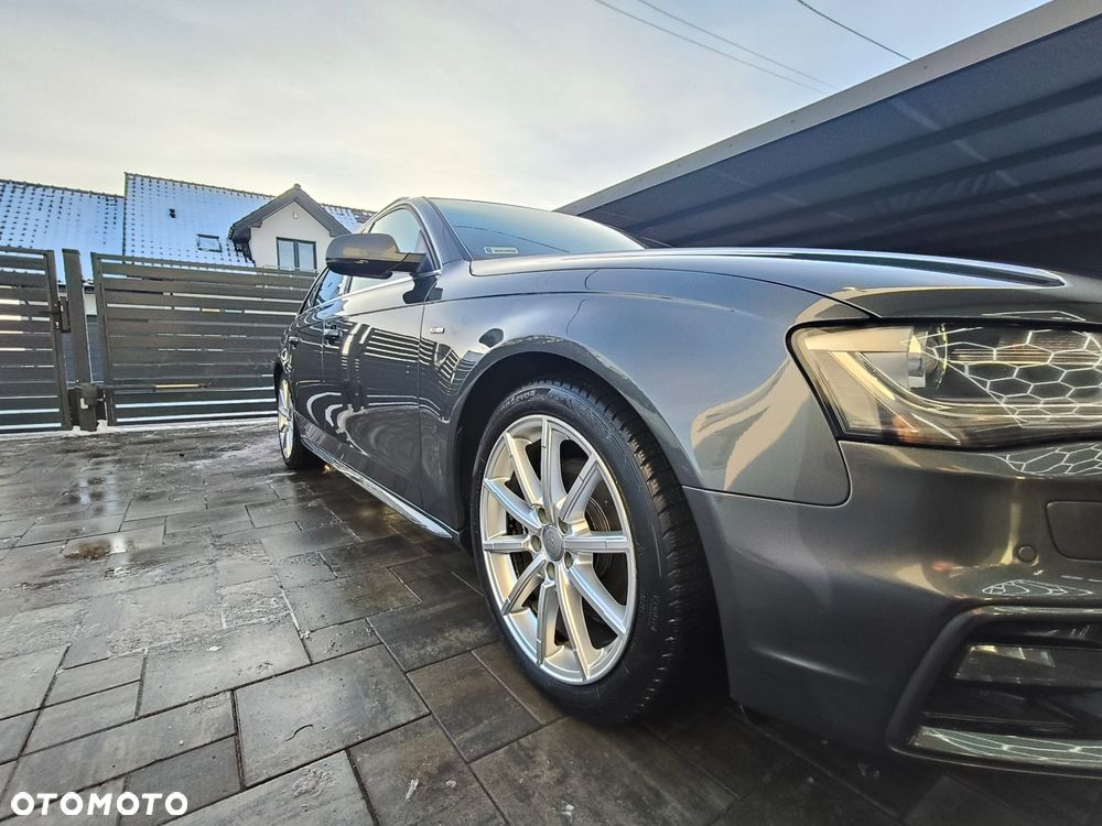 Audi A4 Avant 2.0 TDI Quattro Line S tronic - 31