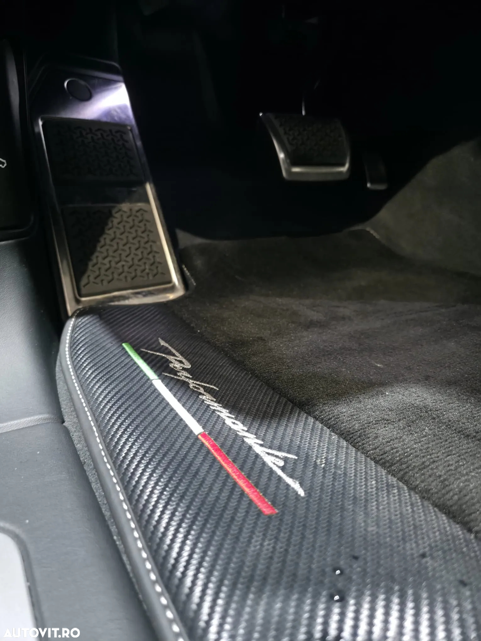 Lamborghini URUS Standard - 16