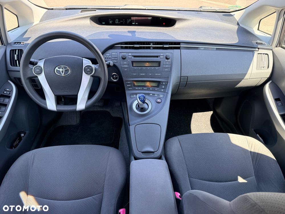 Toyota Prius - 17