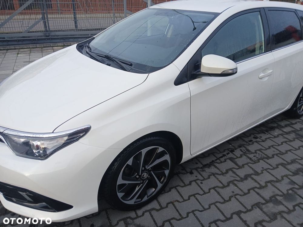 Toyota Auris 1.6 D-4D Prestige - 3