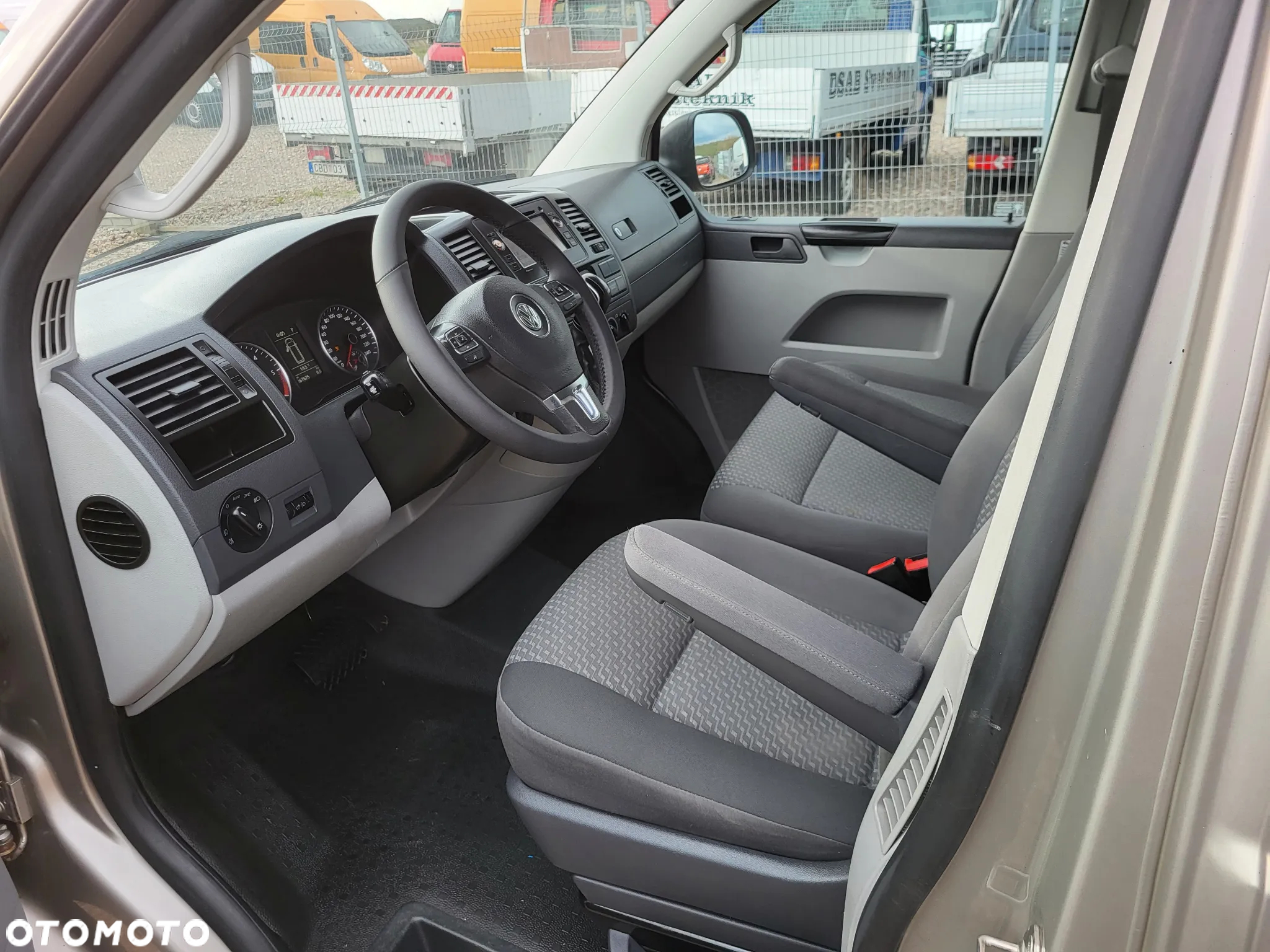 Volkswagen Transporter T5 DSG Doka Lang Comfortline - 17