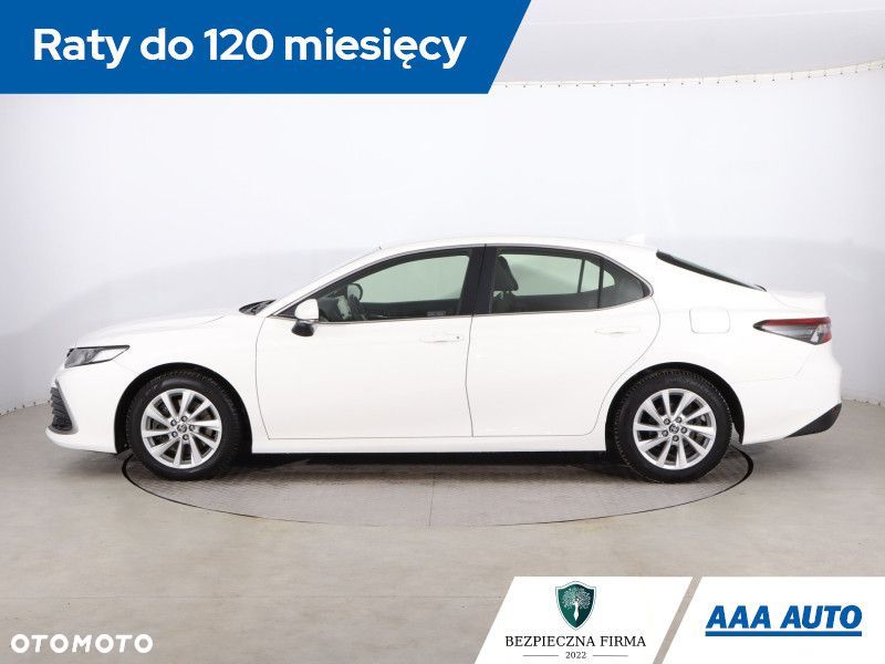 Toyota Camry - 4