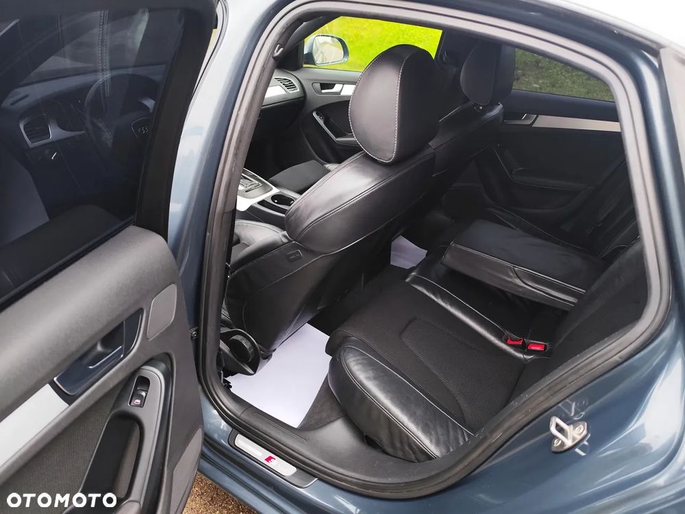 Audi A4 Limousine - 32