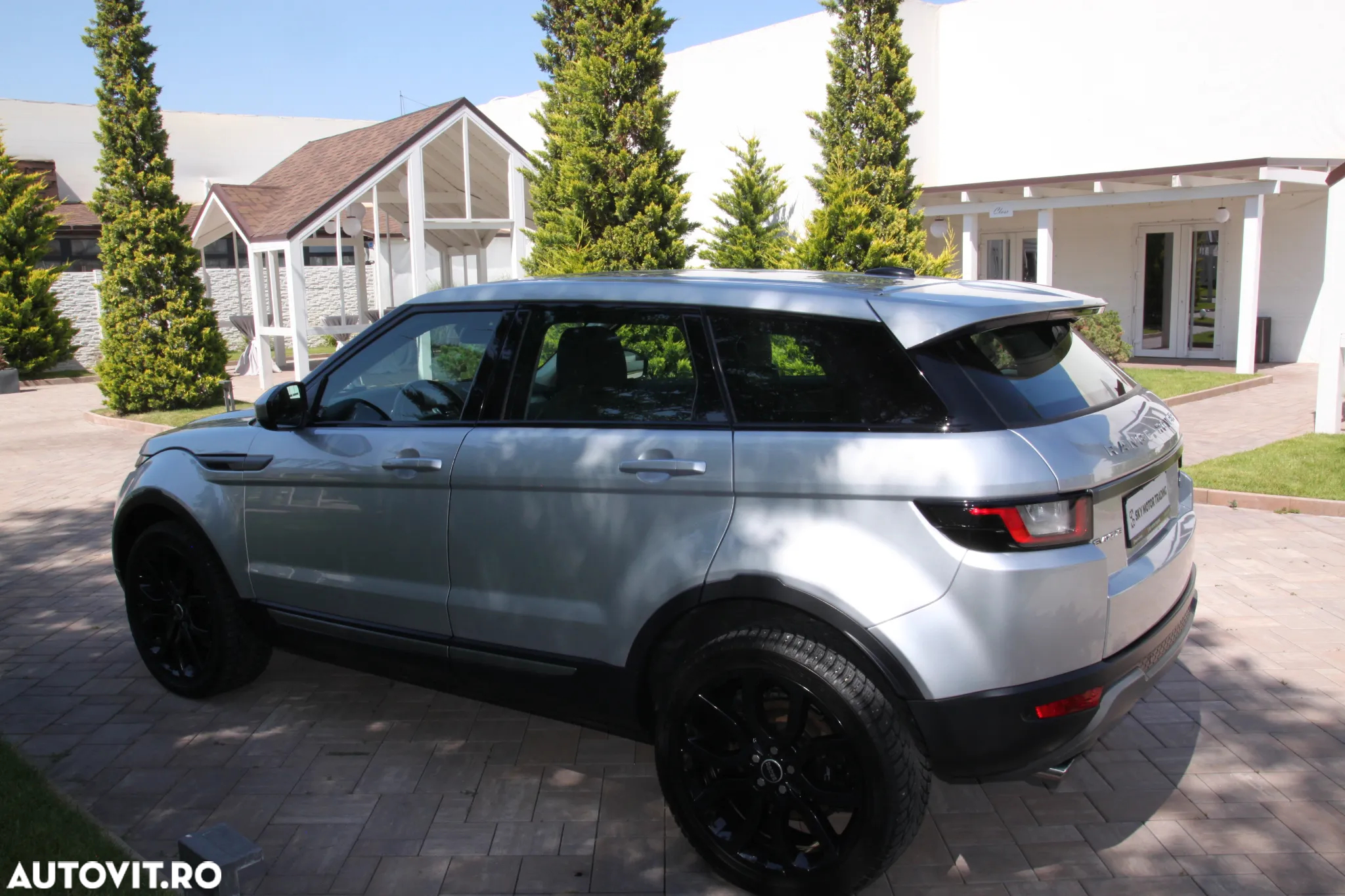Land Rover Range Rover Evoque - 24