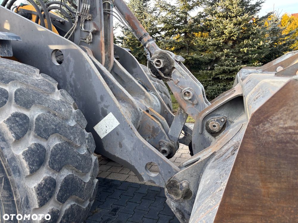 Volvo L150H rok 2011, 26ton, 4,2m3 opony 70%, bdb - 17