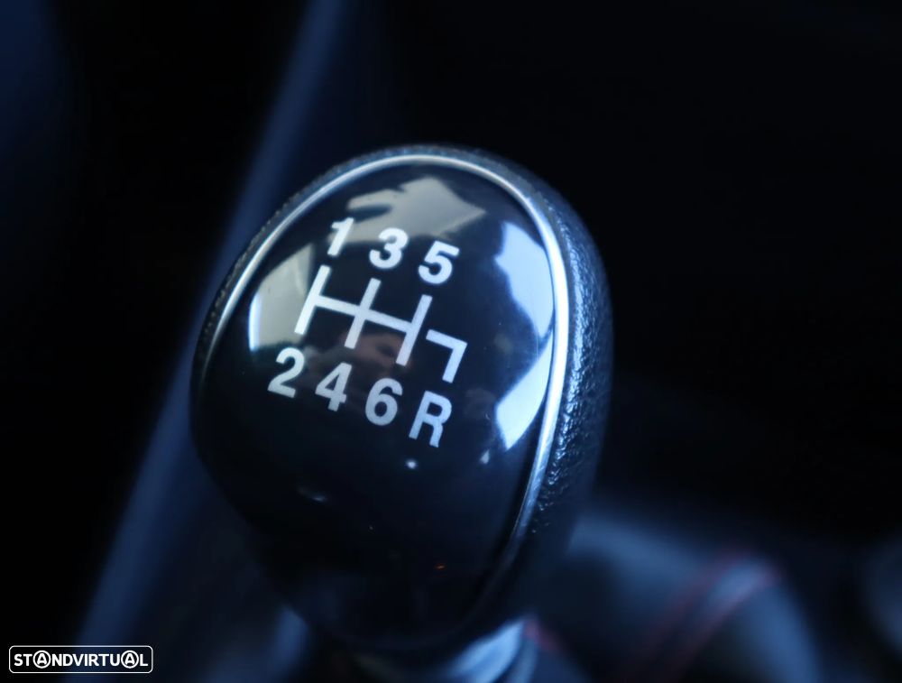 Ford Fiesta 1.0 EcoBoost ST-Line - 50