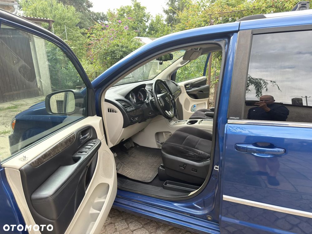 Dodge Grand Caravan - 6