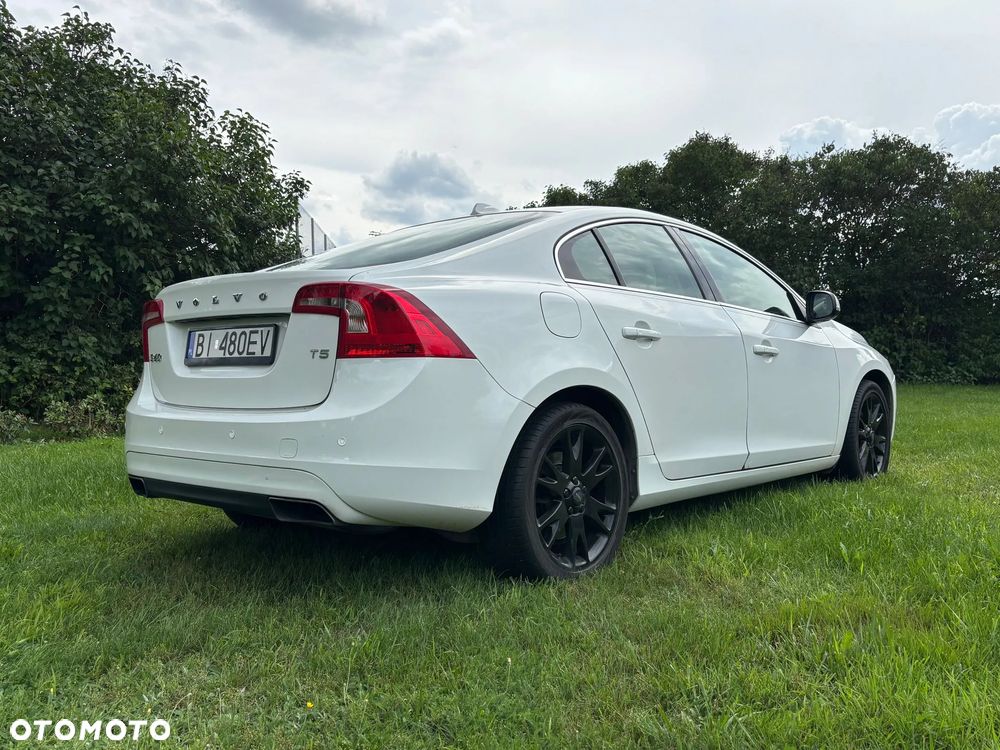 Volvo S60 CC T5 AWD Momentum - 4