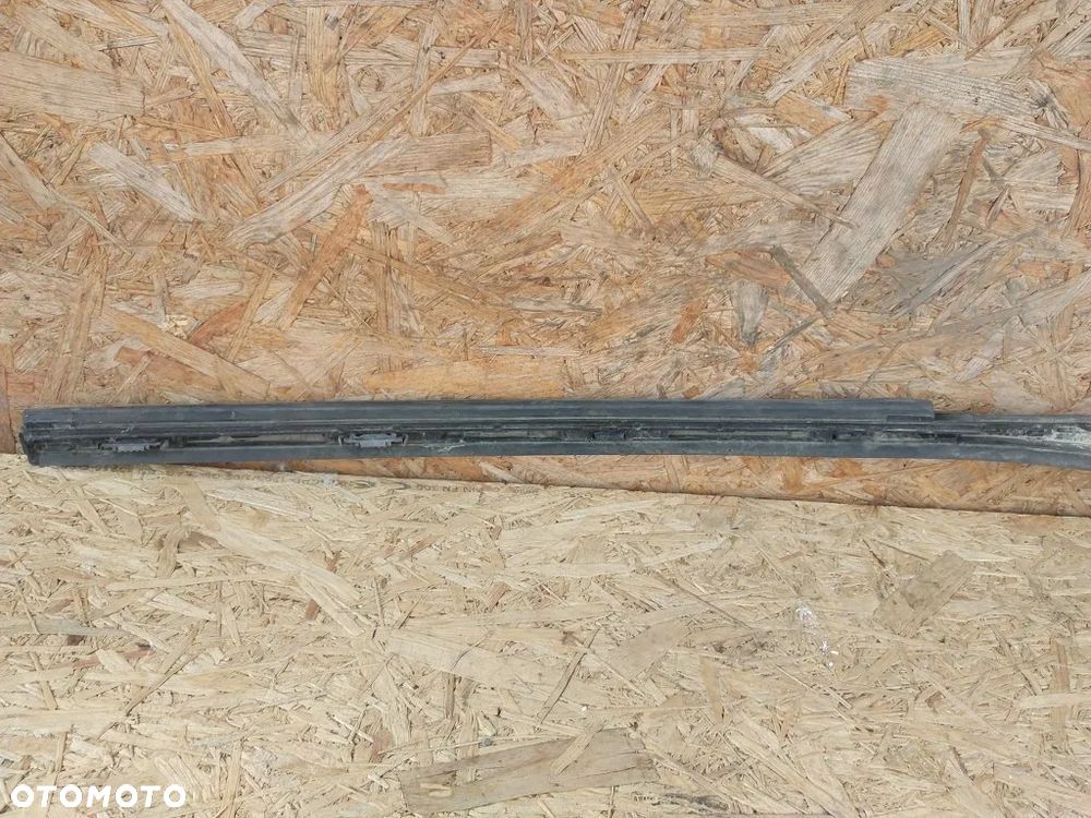 listwa szyby czołowej prawa podszybie trafic iii vivaro b talento nv300 2014-2019r 727608750r - 4