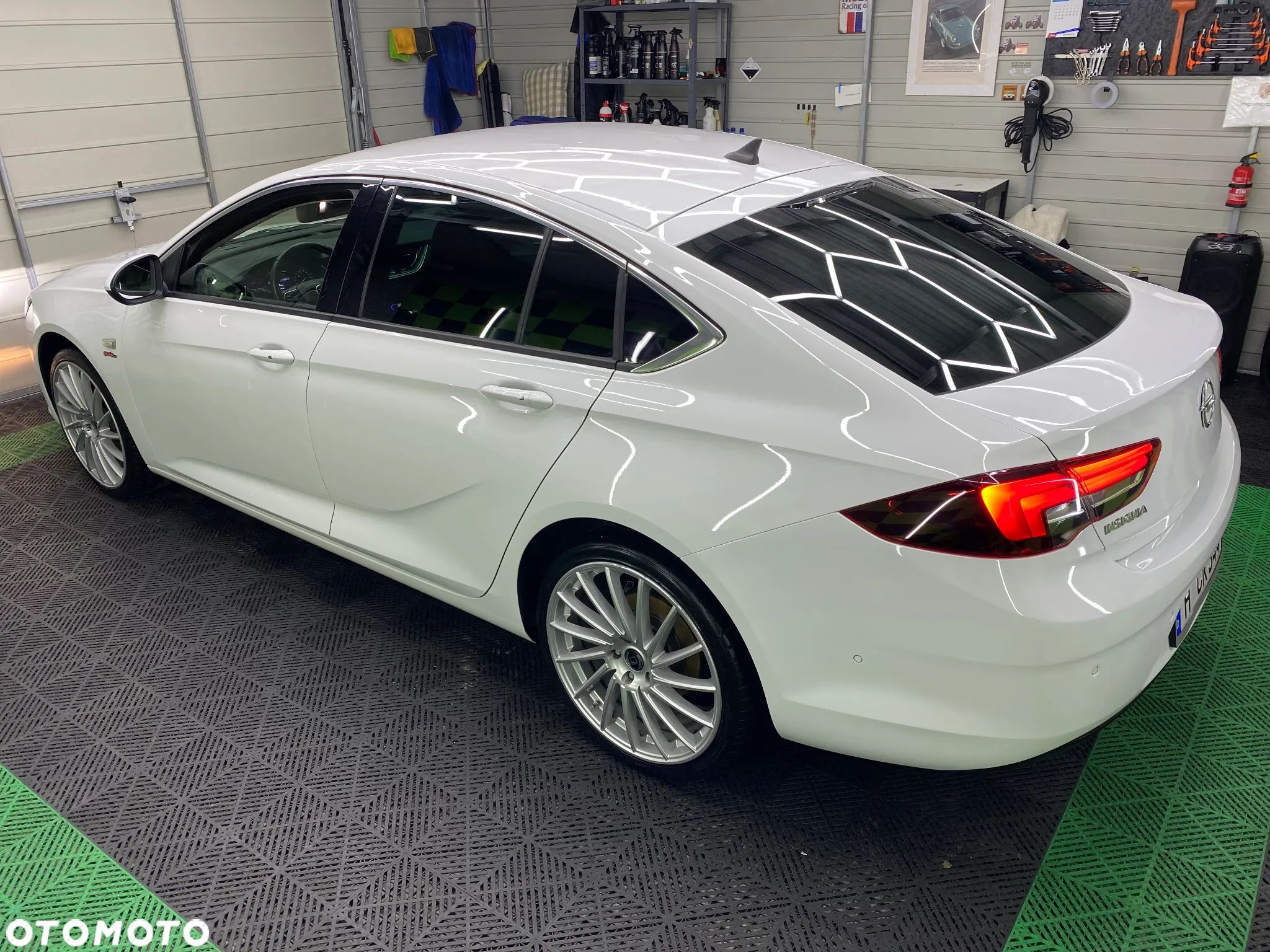 Opel Insignia - 1