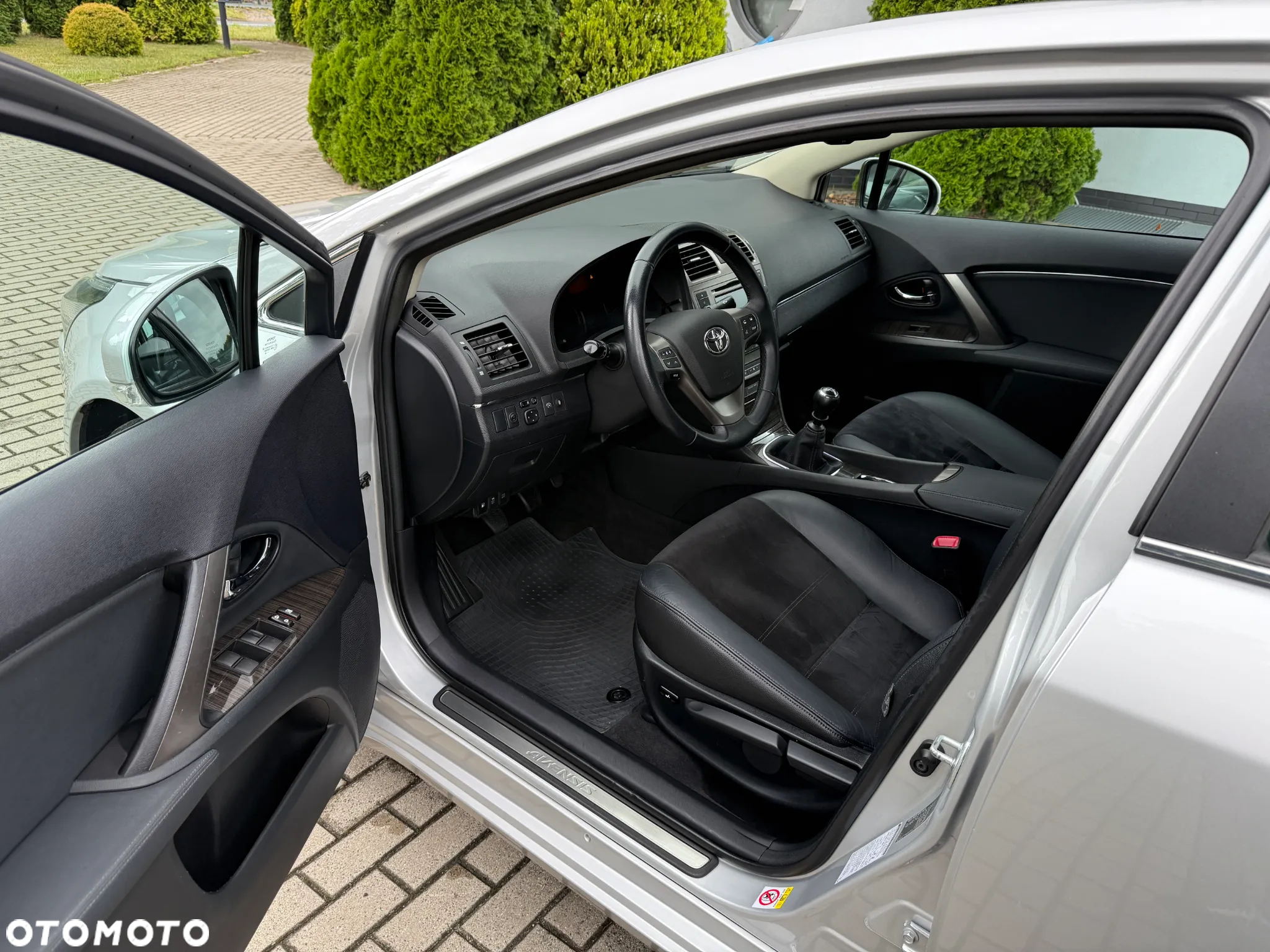 Toyota Avensis 2.0 Prestige - 22