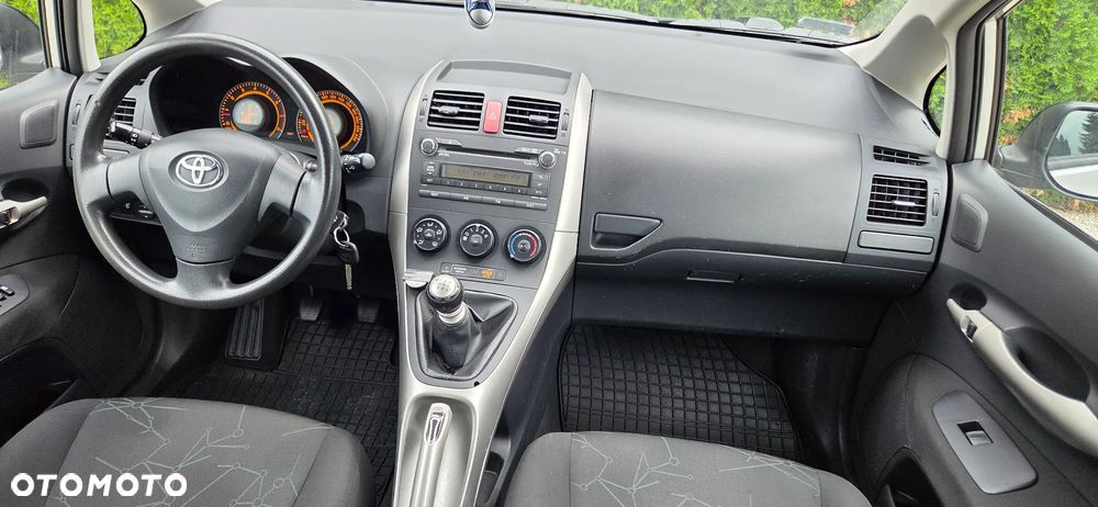 Toyota Auris 1.33 VVT-i Life - 24