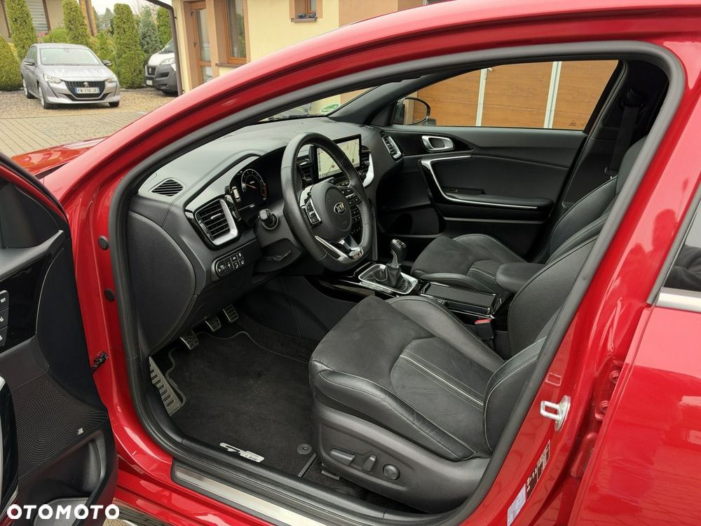 Kia ProCeed 1.4 T-GDI GT Line - 24