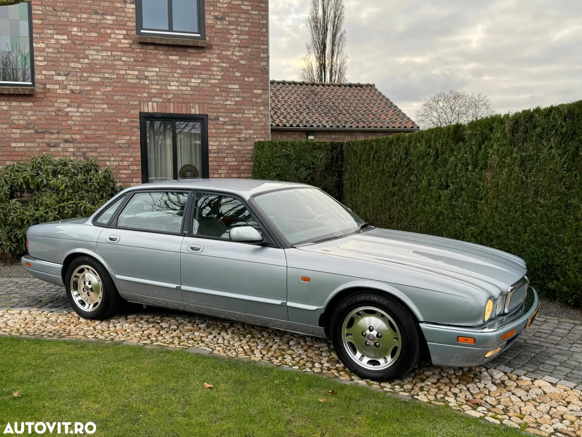 Jaguar XJ - 32