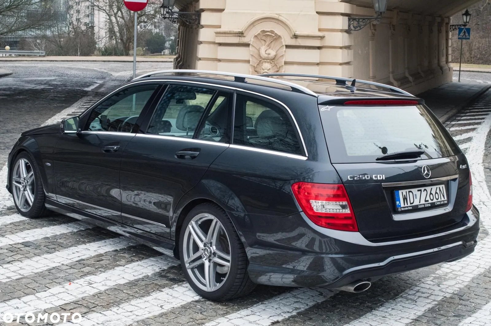Mercedes-Benz Klasa C 250 (BlueTEC) d 4Matic T 7G-TRONIC AMG Line - 25