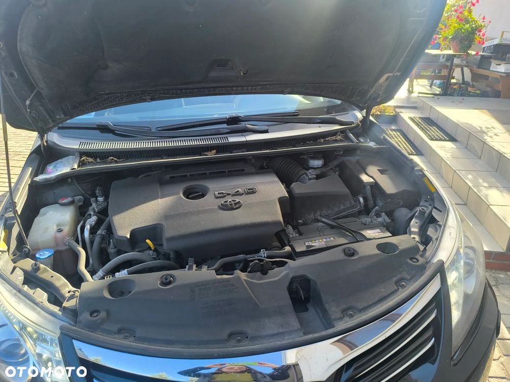 Toyota Avensis - 13