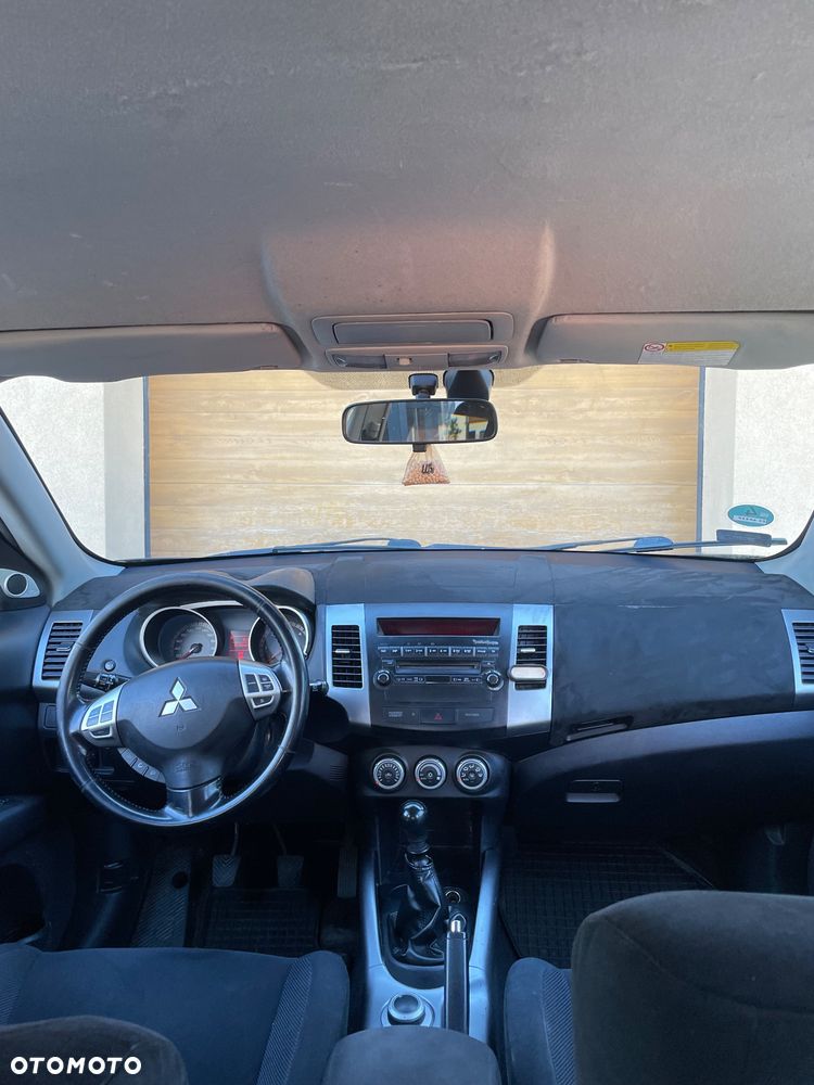 Mitsubishi Outlander 2.0 DID Instyle - 8